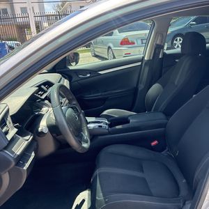 صورة مصغرة 31 لـ 2018 Honda CIVIC LX