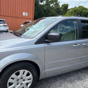 صورة 2 لـ 2017 Dodge GRAND CARAVAN SE