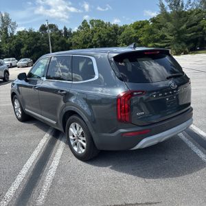 2020 KIA TELLURIDE LX photo 5
