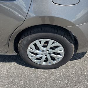 2018 Toyota COROLLA LE — миниатюра 18