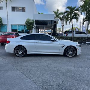 صورة 10 لـ 2020 BMW M4 BASE