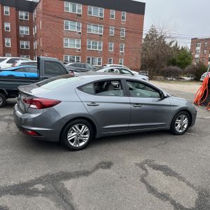HYUNDAI ELANTRA VALUE EDITION - 10