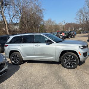 JEEP GRAND CHEROKEE OVERLAND 4XE - 10
