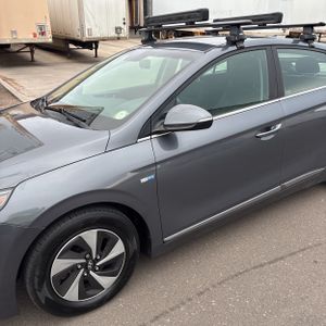 HYUNDAI IONIQ HYBRID SEL - 2