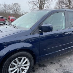 DODGE GRAND CARAVAN SXT - 2
