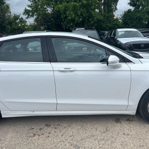 FORD FUSION SE - 9