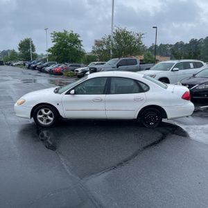FORD TAURUS SE - 3