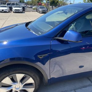 TESLA MODEL Y LONG RANGE - 2