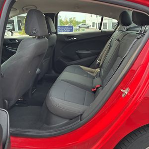 2017 Chevrolet CRUZE LT AUTO thumbnail 34