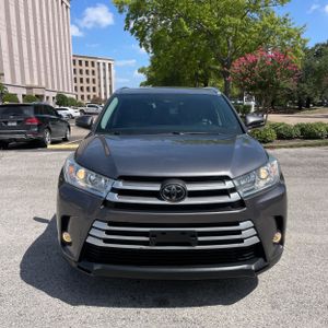 صورة 14 لـ 2018 Toyota HIGHLANDER XLE