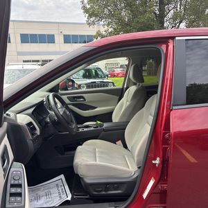 صورة مصغرة 32 لـ 2025 Nissan ROGUE SV