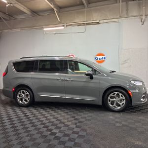 CHRYSLER PACIFICA LIMITED - 10