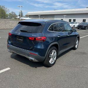 MERCEDES-BENZ GLA - 8