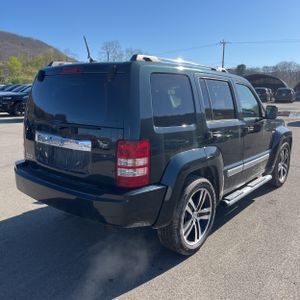 JEEP LIBERTY - 8