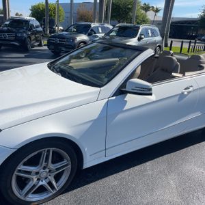 MERCEDES-BENZ E-CLASS - 2