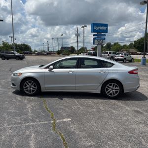FORD FUSION SE - 3