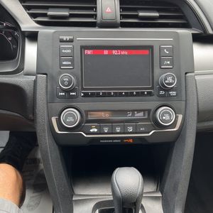 2018 Honda CIVIC LX — миниатюра 36