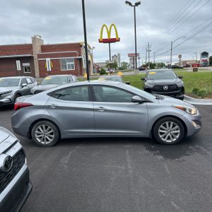 HYUNDAI ELANTRA - 10