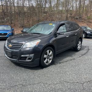 CHEVROLET TRAVERSE LT - 1