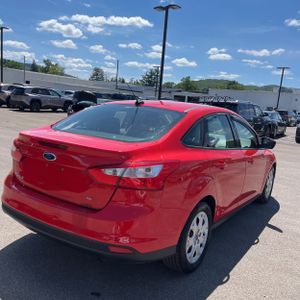FORD FOCUS SE - 8