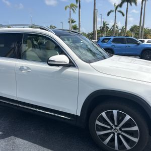 2022 Mercedes-BENZ GLB — миниатюра 13