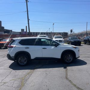 NISSAN ROGUE S INTELLIGENT AWD - 10