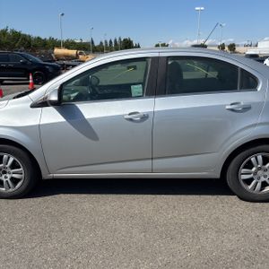 CHEVROLET SONIC LT AUTO - 4