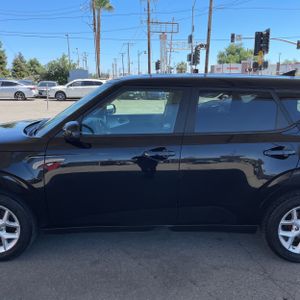 KIA SOUL LX - 4