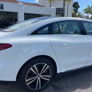 MERCEDES-BENZ EQE - 9