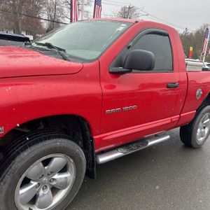 Dodge Ram 1500 SLT - 2