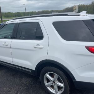FORD EXPLORER XLT - 6