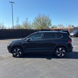 VOLKSWAGEN TAOS SE 4MOTION - 3