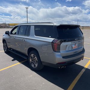 CHEVROLET SUBURBAN Z71 - 5