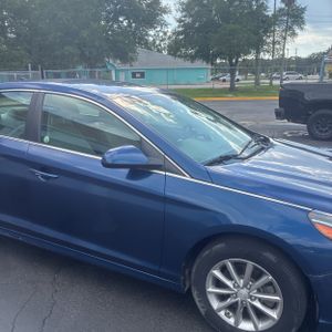 2019 Hyundai SONATA SE — миниатюра 13