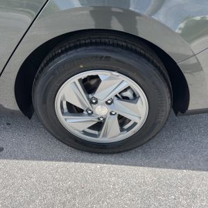 صورة مصغرة 18 لـ 2024 Hyundai ELANTRA SE