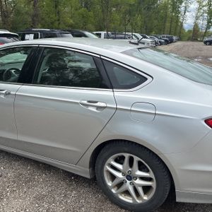 FORD FUSION SE - 6