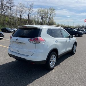 NISSAN ROGUE SV - 8