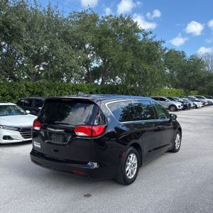 CHRYSLER PACIFICA TOURING - 8