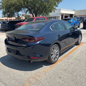 2021 Mazda MAZDA3 SEDAN PREFERRED photo 8