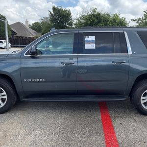 CHEVROLET SUBURBAN LT - 4