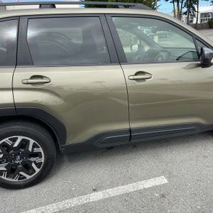 2025 Subaru FORESTER PREMIUM — миниатюра 11