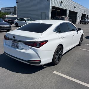 LEXUS ES 300H F SPORT HANDLING - 8