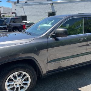2019 JEEP GRAND CHEROKEE LAREDO E 照片 2