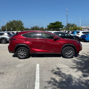 صورة 9 لـ 2021 Lexus NX 300 BASE