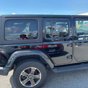 JEEP WRANGLER 4-DOOR SAHARA - 9