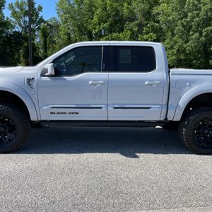FORD F-150 LARIAT - 4