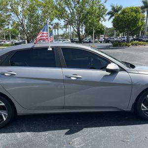 صورة 11 لـ 2024 Hyundai ELANTRA LIMITED