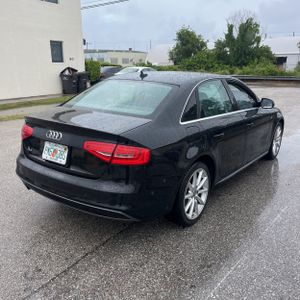 AUDI A4 2.0T PREMIUM - 8