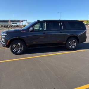 CHEVROLET SUBURBAN Z71 - 3