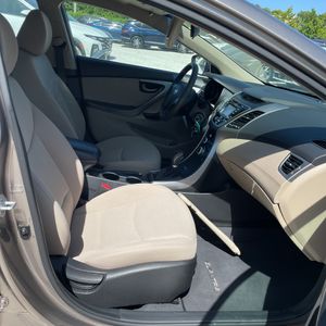 2014 Hyundai ELANTRA SE — миниатюра 33